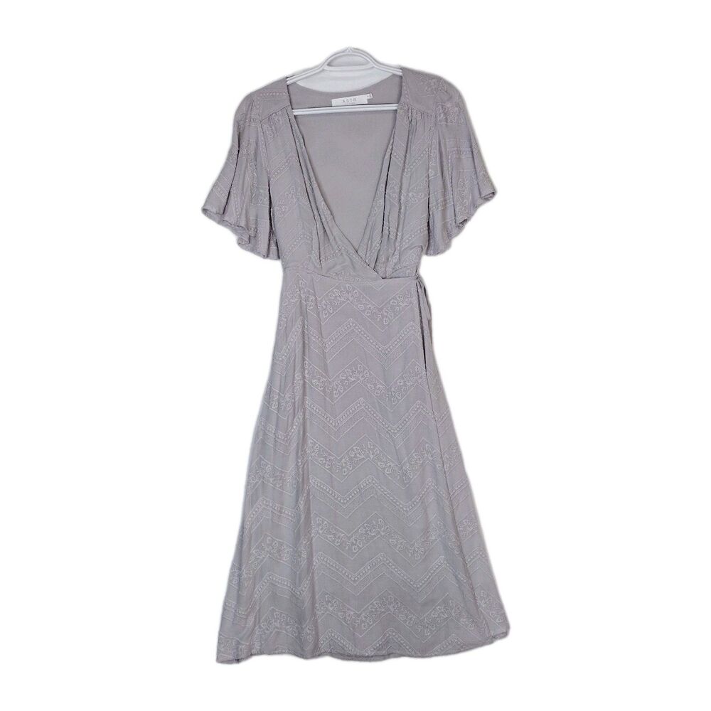 ASTR The Label Purple Lavender Embroidered Short Sleeve Wrap Dress Size Small